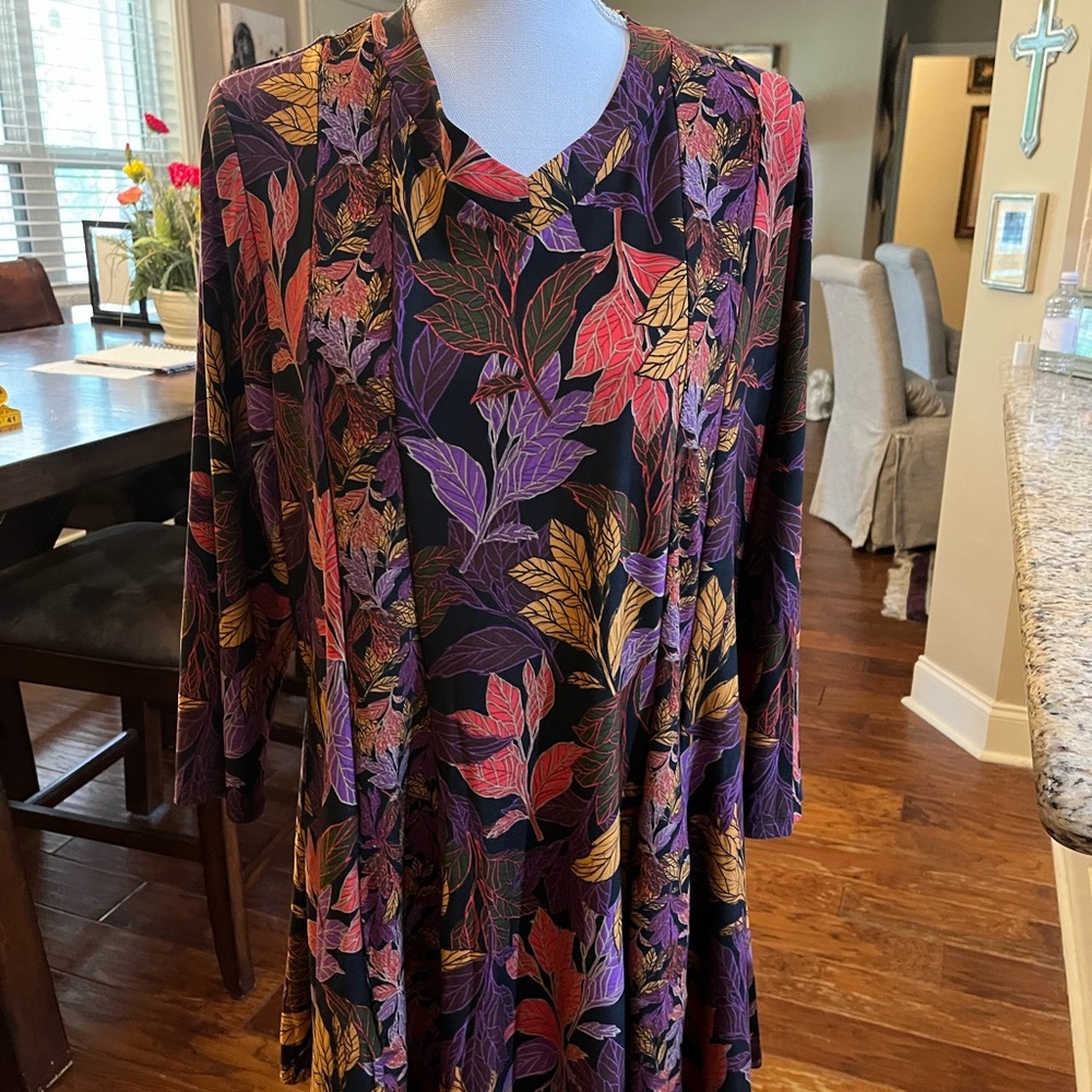 Como Jersey Knit V-Neckline 3/4 Sleeve Length 29”-31”1/2 Plus Length 32”-33”